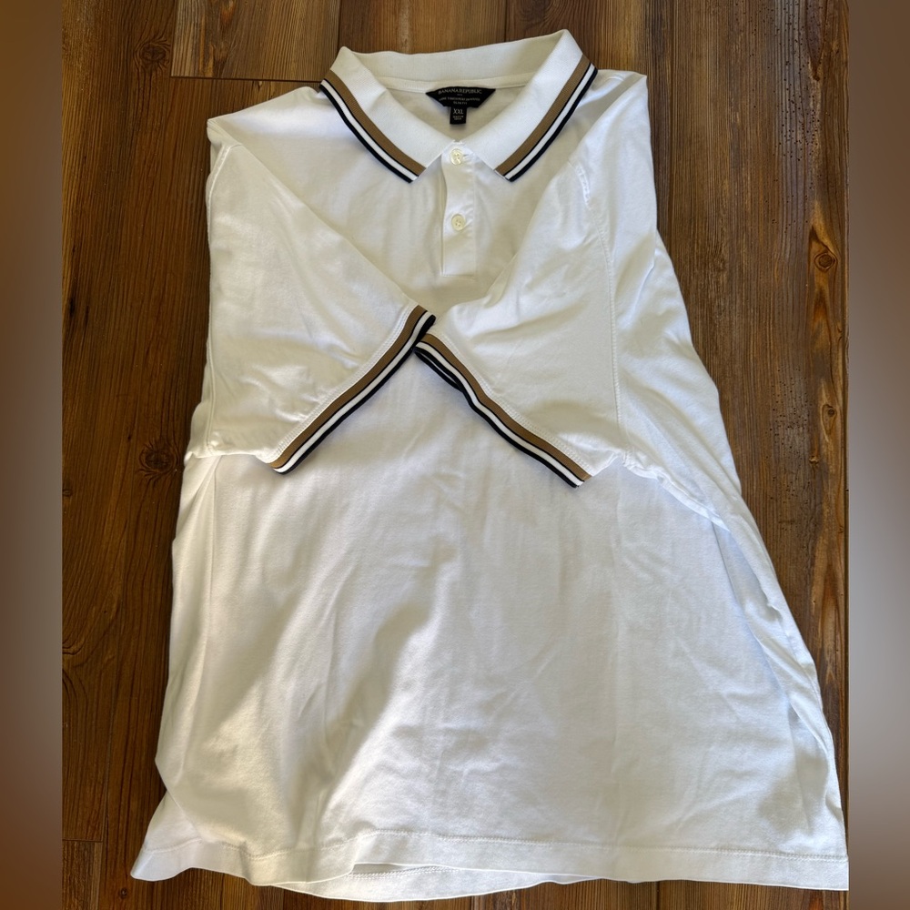 Banana Republic White Polo Shirt with Black Trim - Picture 3 of 6